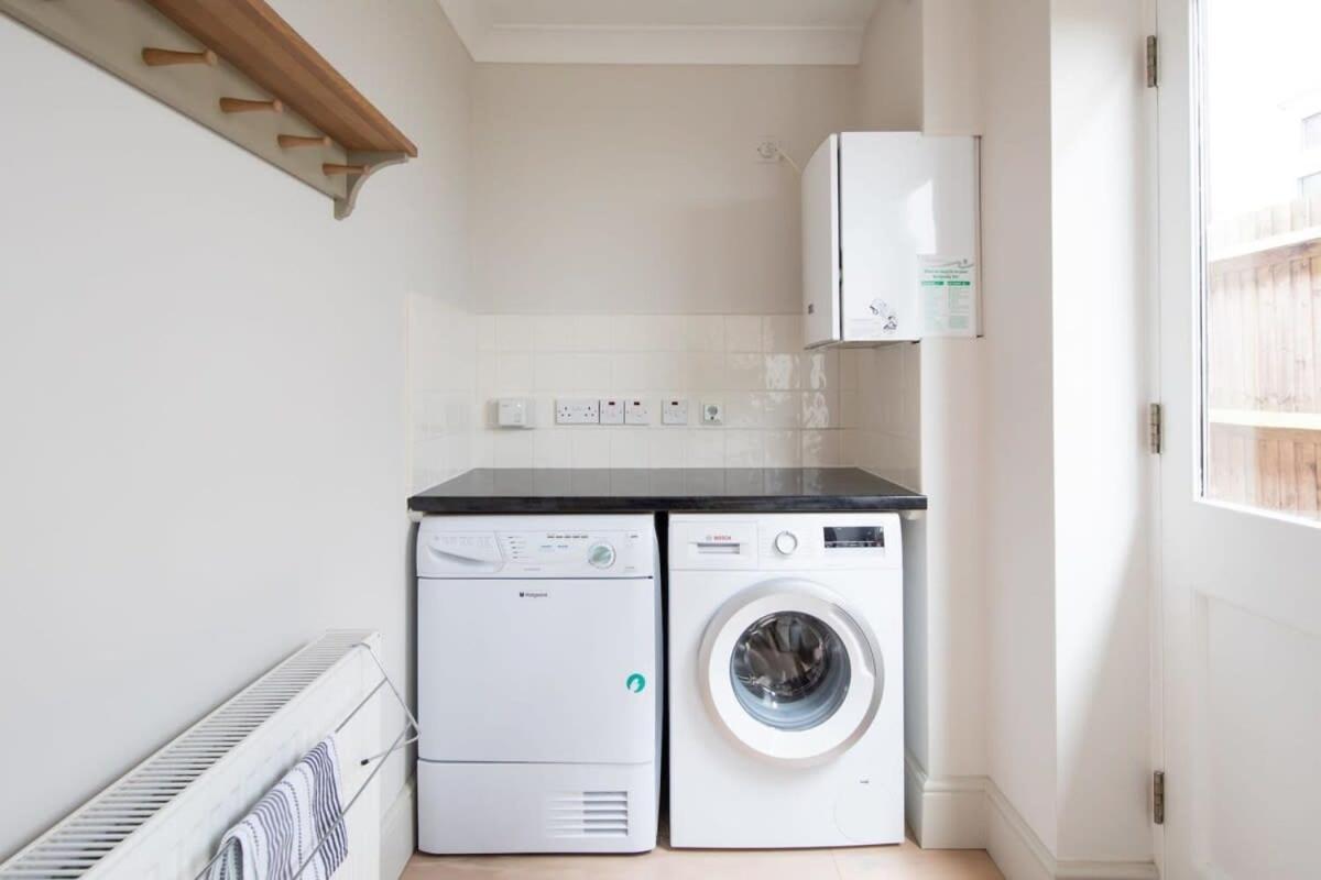 Superior House For 6 Near W Parking Garden Holiday home