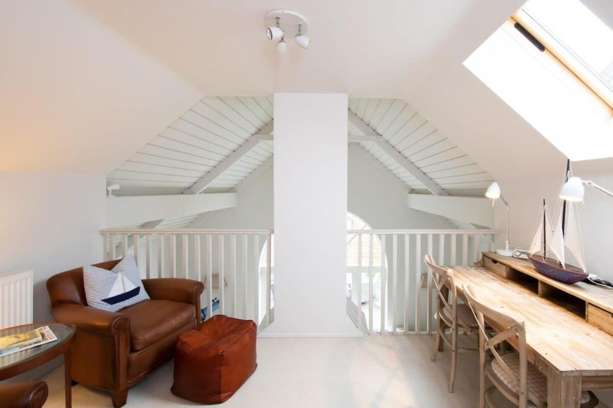 Holiday home Superior House For 6 Near W Parking Garden West Wittering